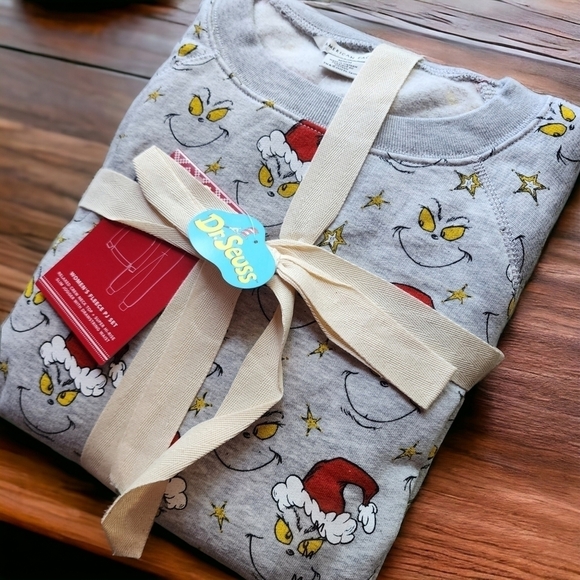 Ae | Grinch Christmas Pajama Set Gray Crew Neck Sweatshirt & Hi-Rise Joggers S - Picture 1 of 9